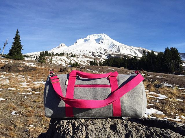 Overnight Duffle Bag</br>Sturdy Wool</br><small><i>(Light Grey/Pink)</i></small> - Meridian Lee